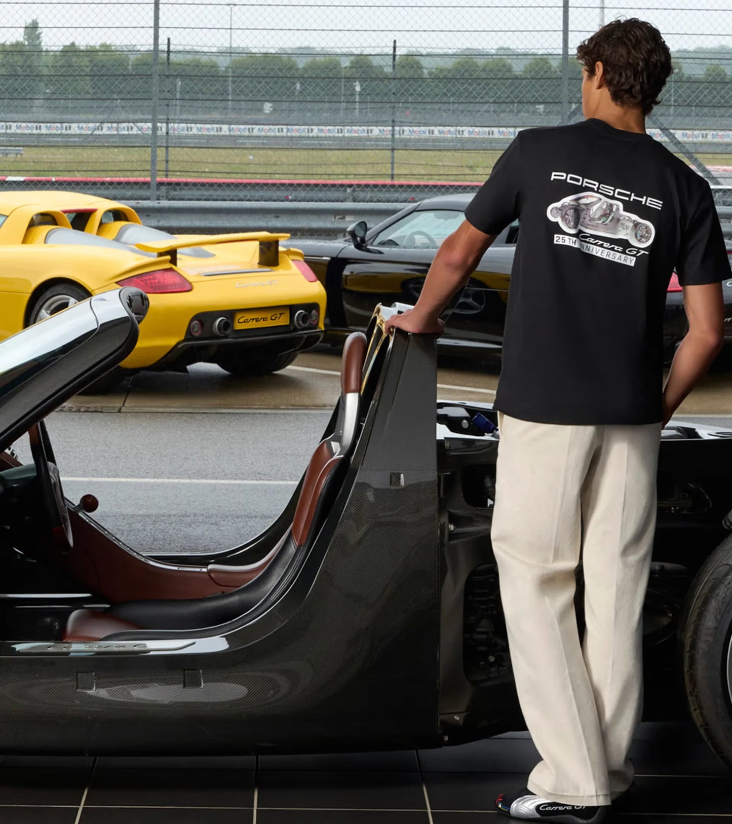 ユニセックスTシャツ - 25Y カレラGT コレクション