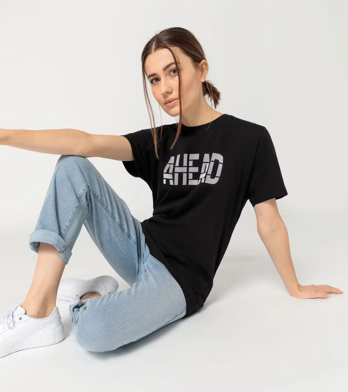 AHEAD - ユニセックスTシャツ