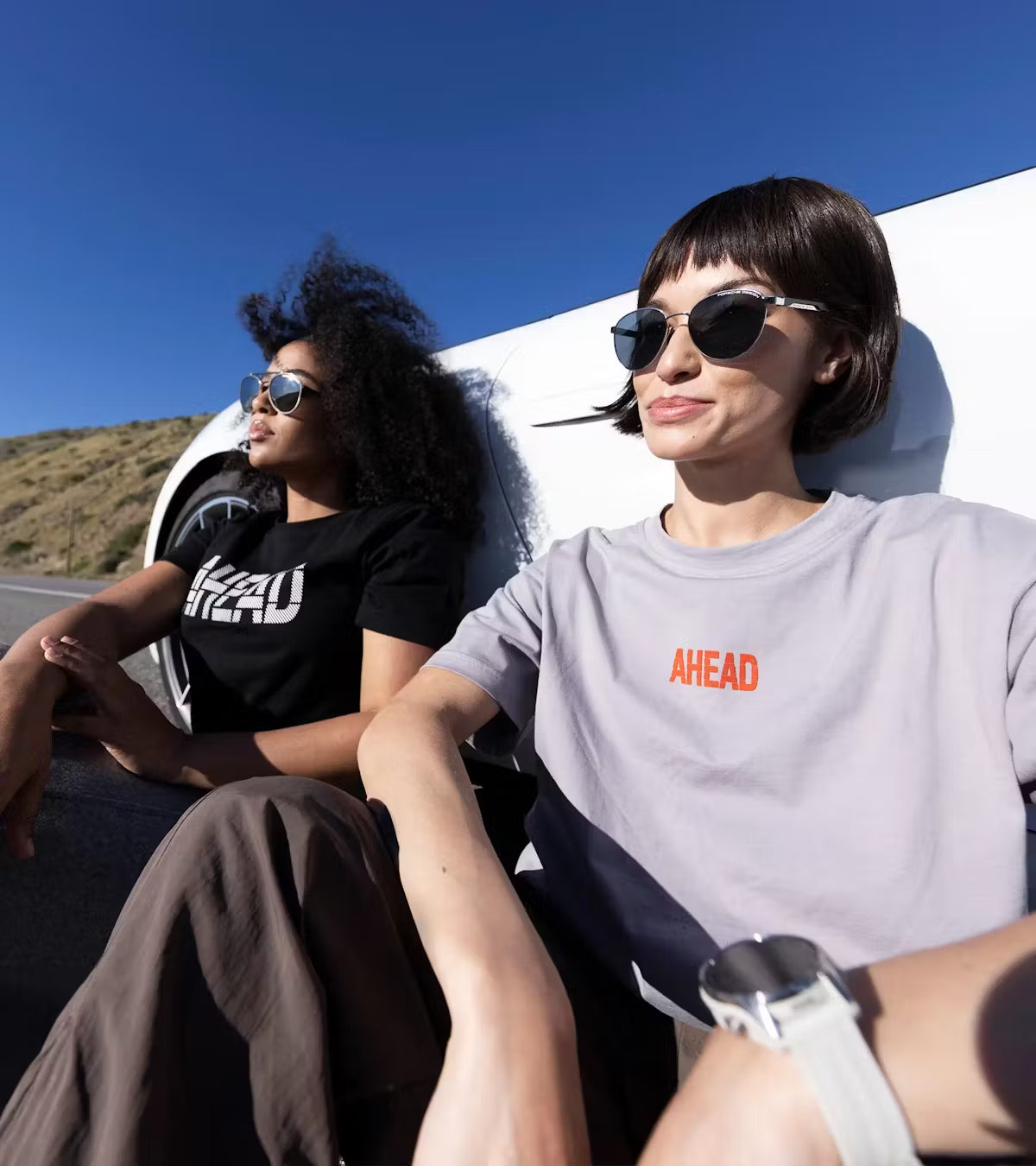 AHEAD - ユニセックスTシャツ