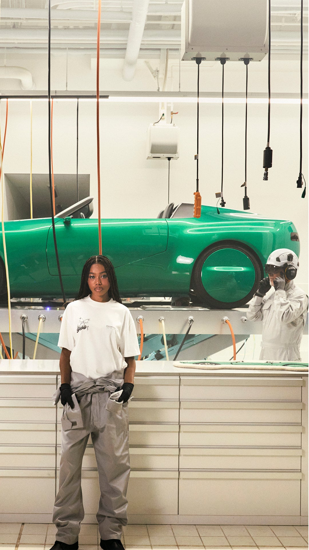 L’Art de L’Automobile x Porsche Tシャツ ユニセックス - ホワイト