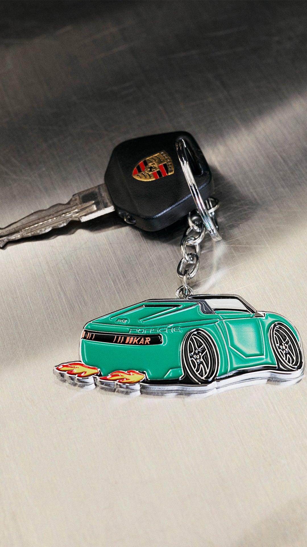 L’Art de L’Automobile x Porsche キーリング