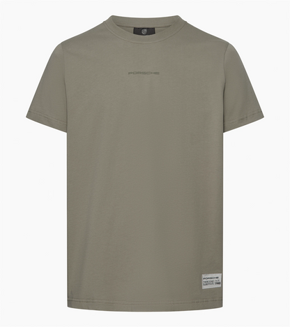 Tシャツ グリーン – Porsche. There is no Substitute.