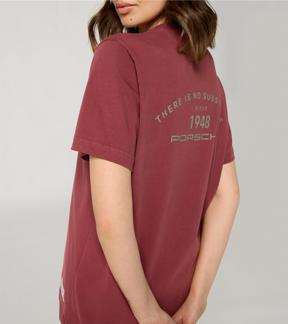 Tシャツ レッド – Porsche. There is no Substitute.