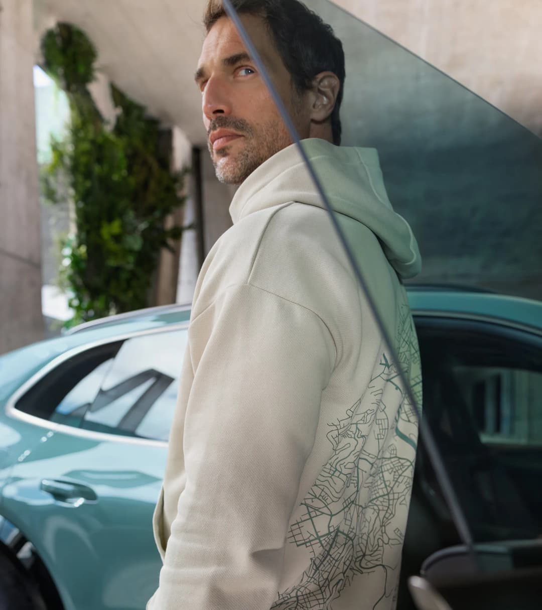 ユニセックス フーディー – Cayenne Electric Lifestyle Collection