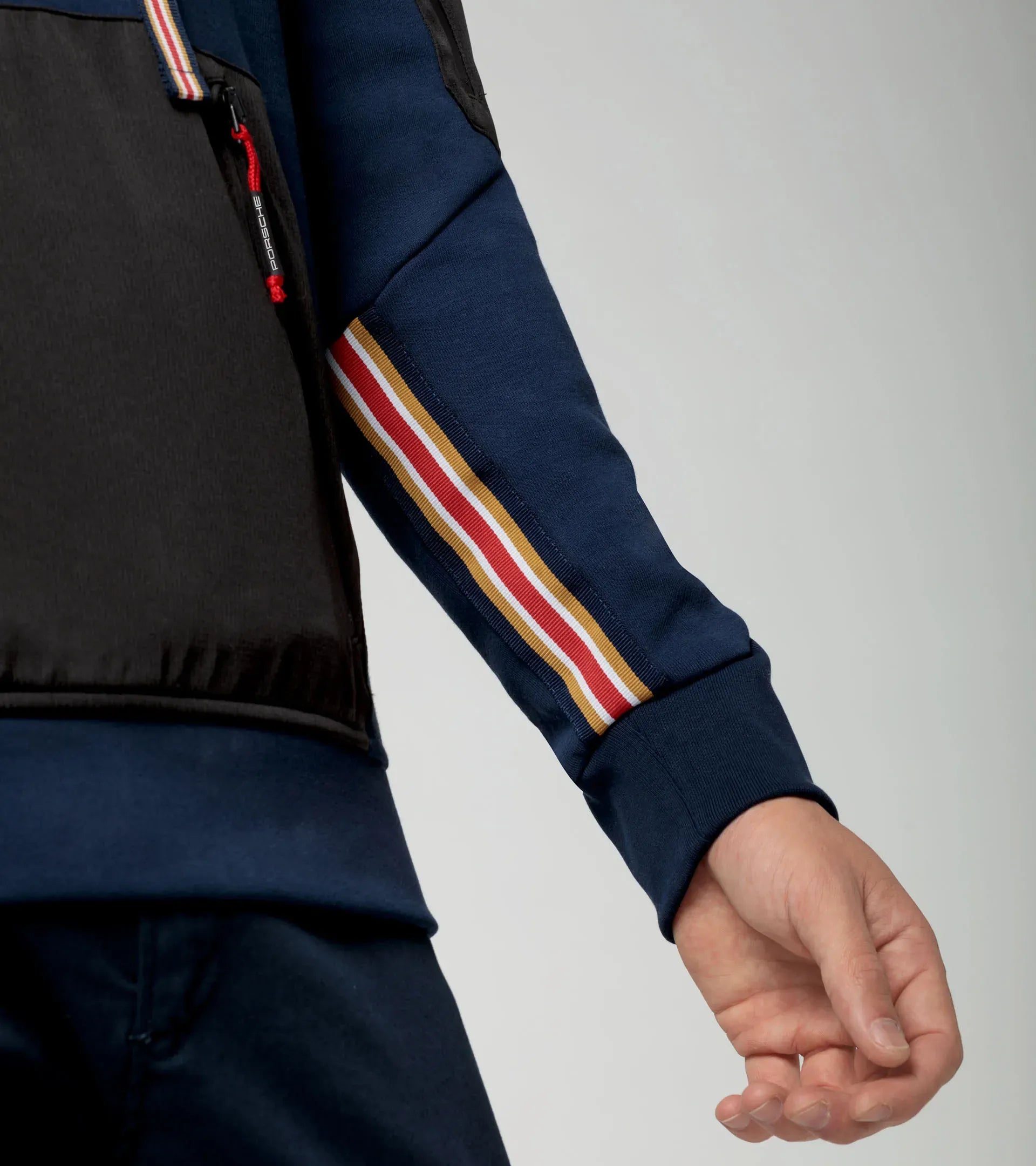 メンズ フーディー ラフロードコレクション – ポルシェ公式オンライン