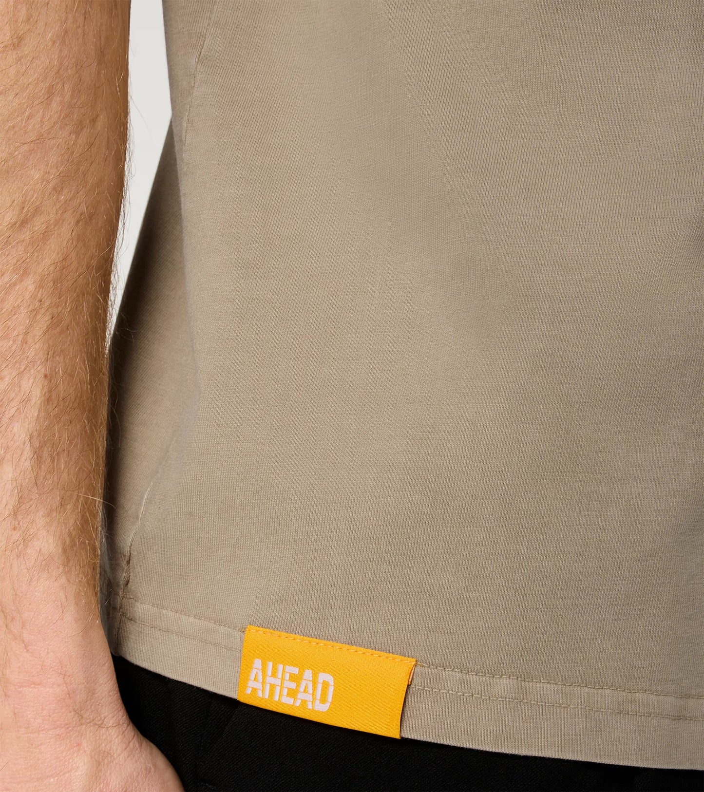 ユニセックス Tシャツ（ベージュ） - AHEAD